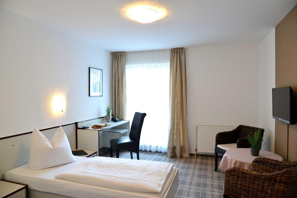 Arnimsruh Hotel Garni Lubeck Exterior photo